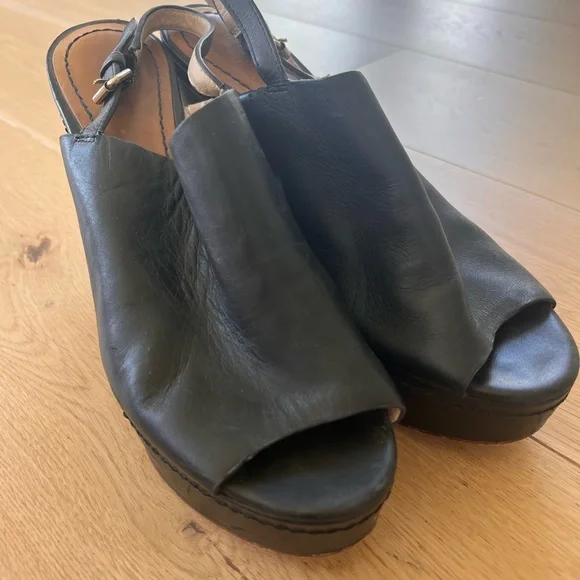 Pour La Victoire Black Leather Wedges Size 8.5 - Picture 2 of 11